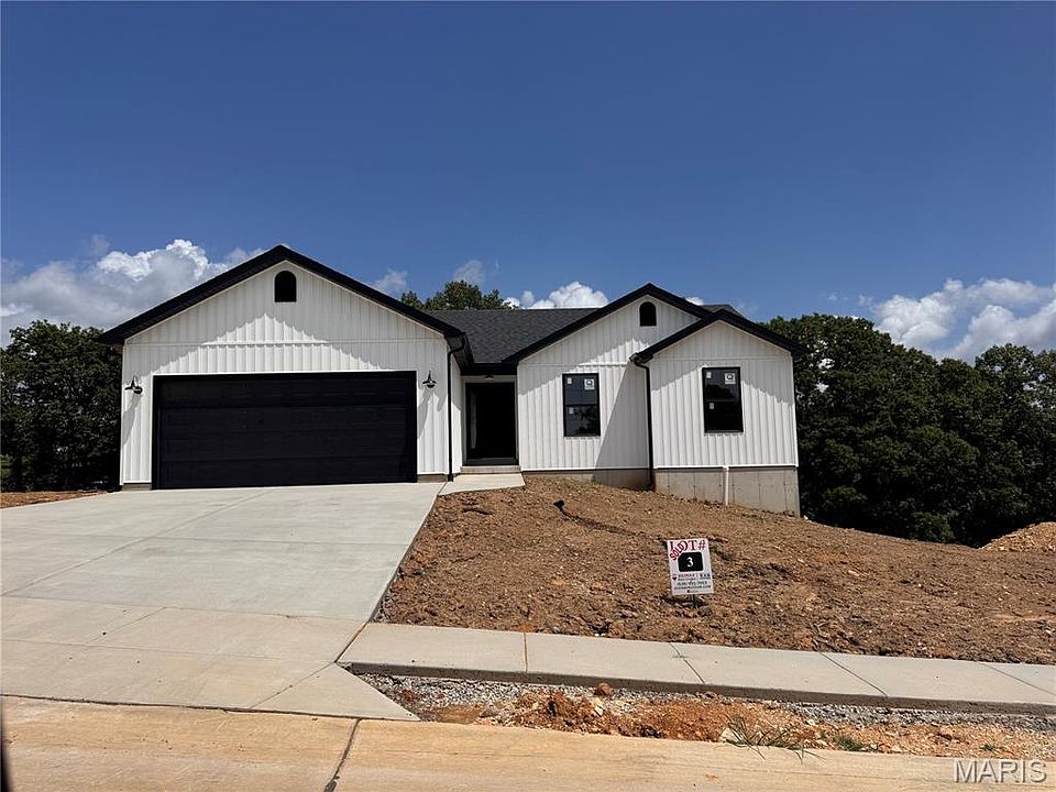 1st image of 745 Blake Dr