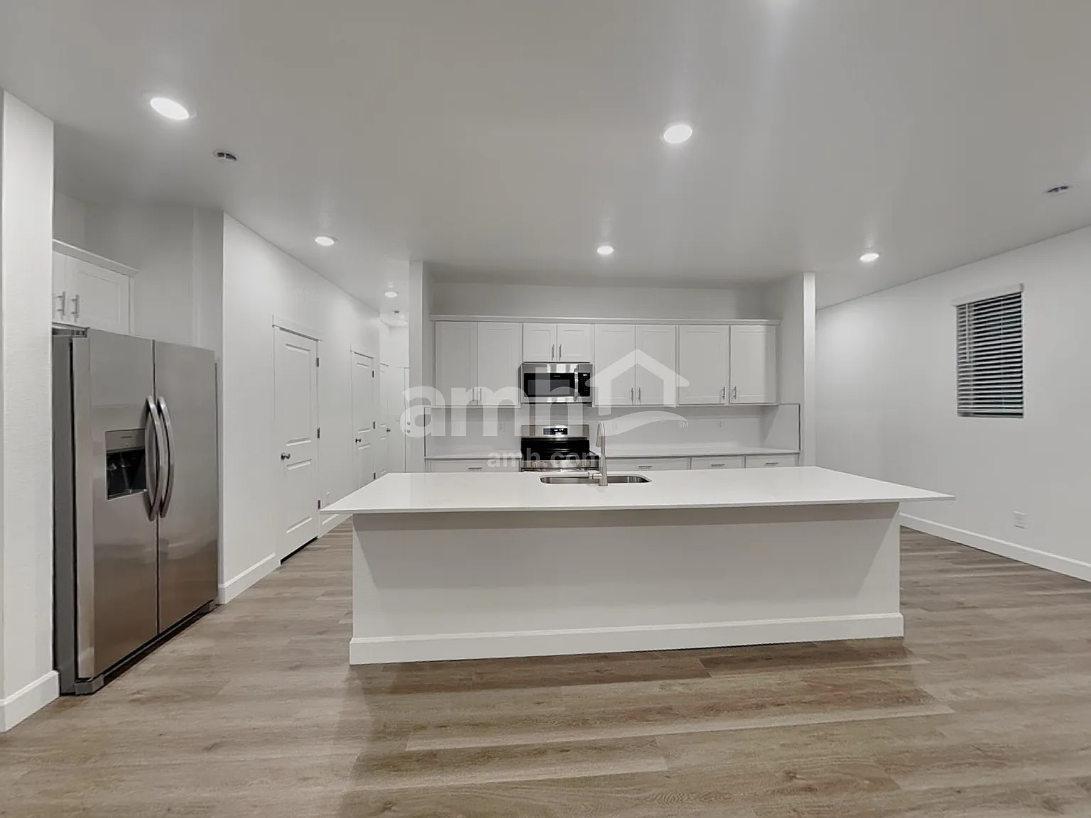 4 bed, 2.5 bath, 2171 sqft, $3,150 — Photo 4