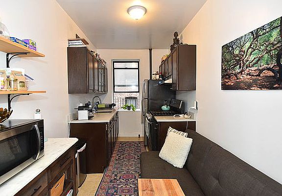 3rd image of 2590 35th St APT 2B