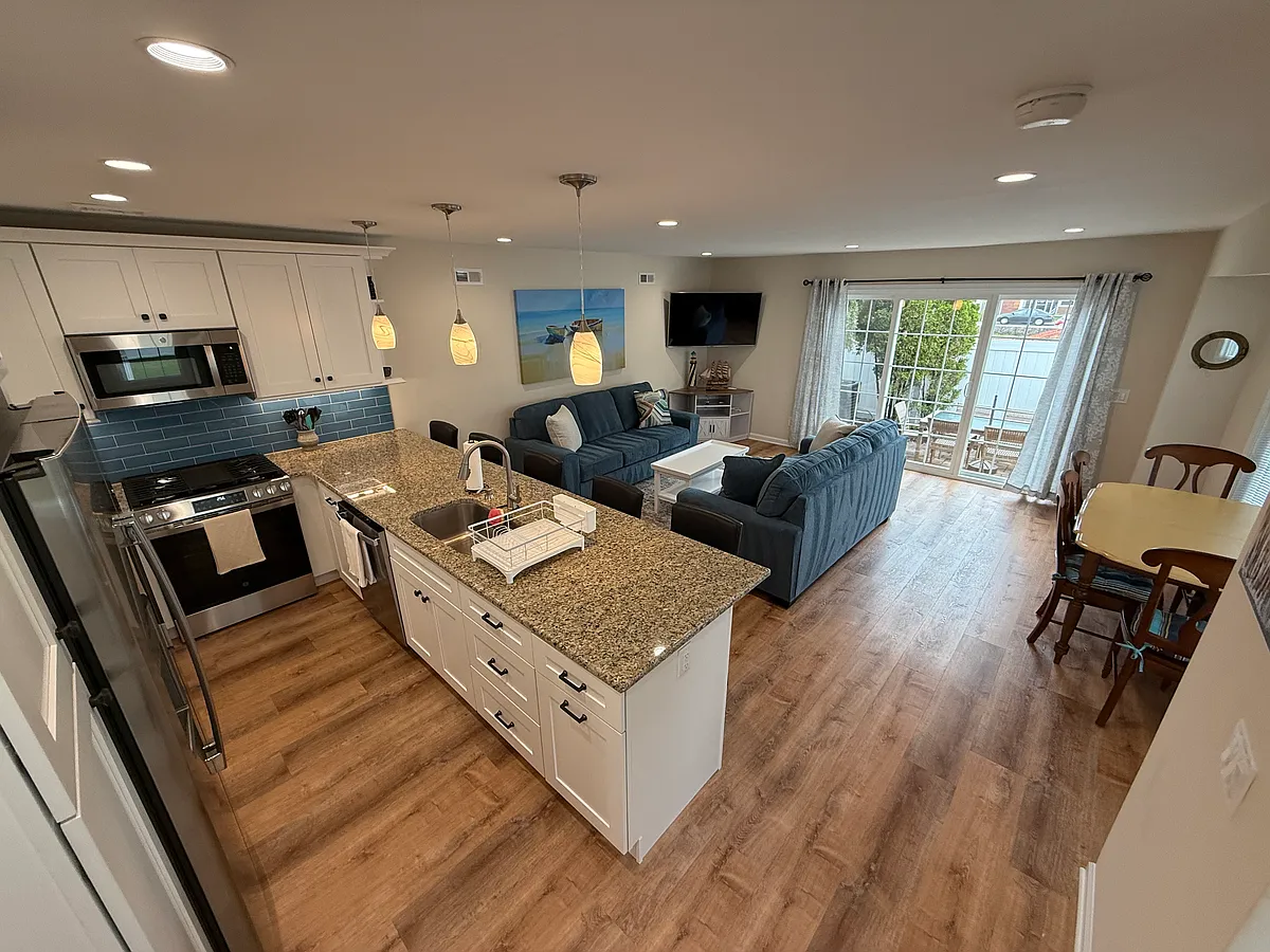 Building Photo - 6309 Villa Ct