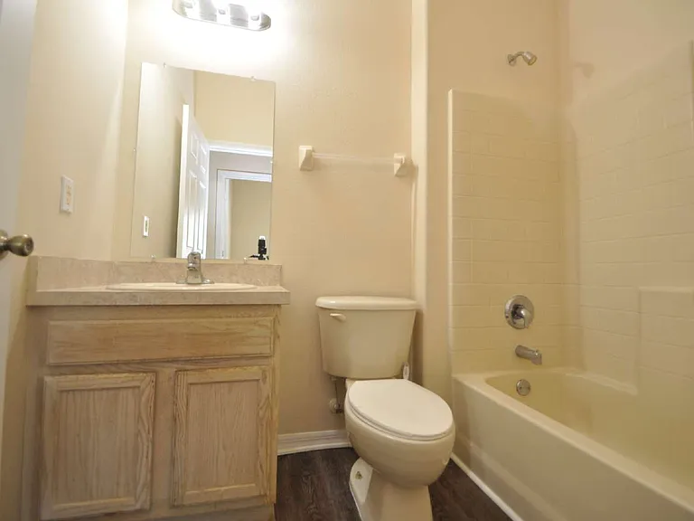 5 Wells Pl #A — Photo 20