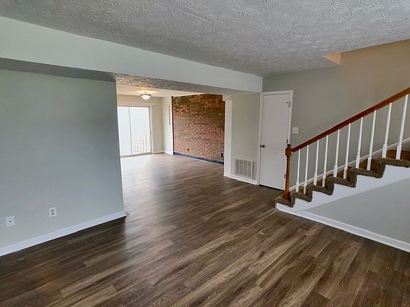 3rd image of 1167 Tatesbrook Dr #A