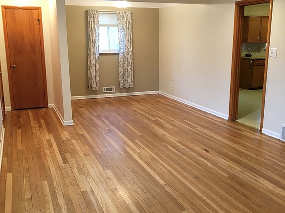 2nd image of 3159 Twin Circle Dr