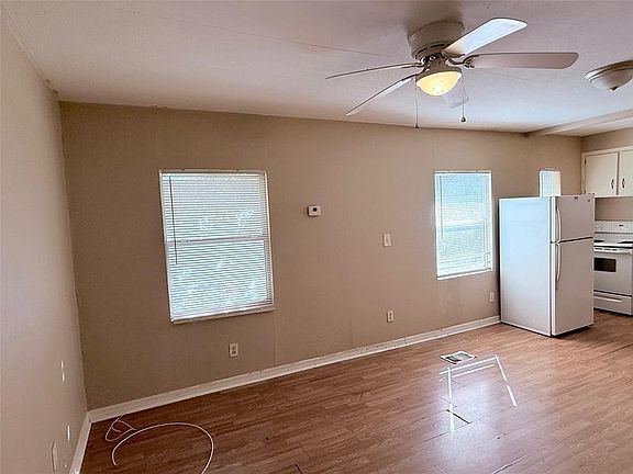 3rd image of 986 22nd Ave S APT 3
