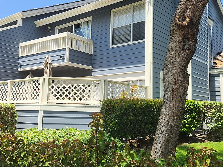 421 Burlington Ct #101 — Photo 28