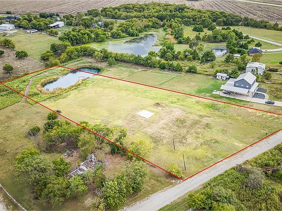 2nd image of 261 Coffee Rd