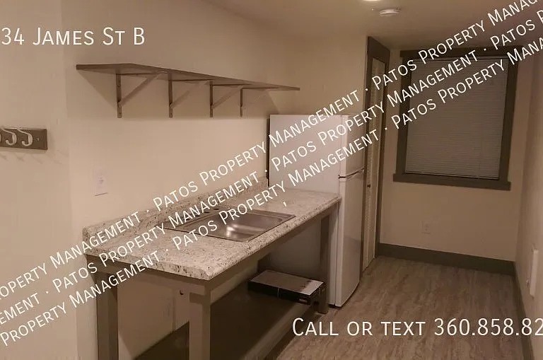 1734 James St #B — Photo 1