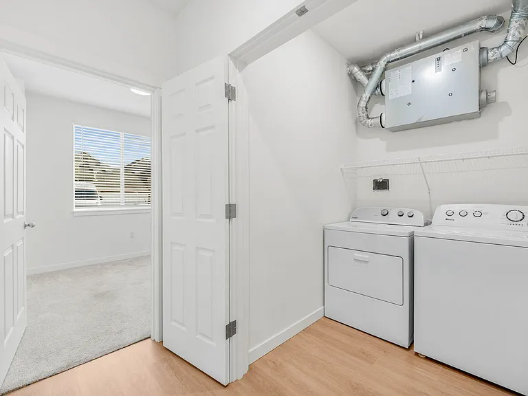 51st Street Apartments — Photo 14