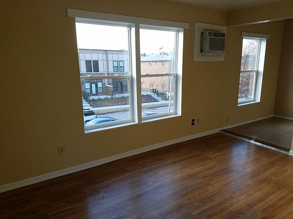 2nd image of 1035 S 30th Ave APT 4