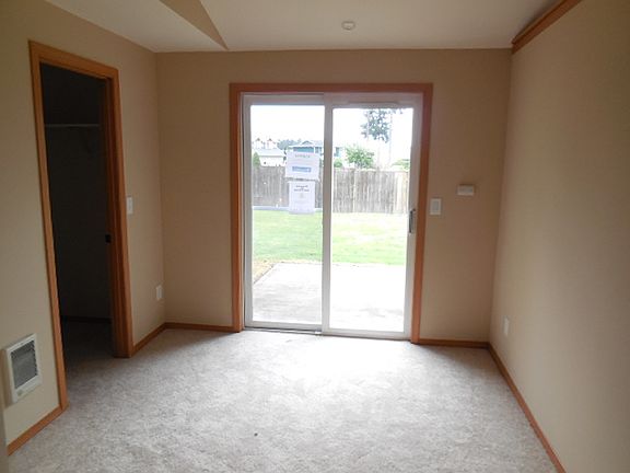 4th image of 1509 205th Street Ct E