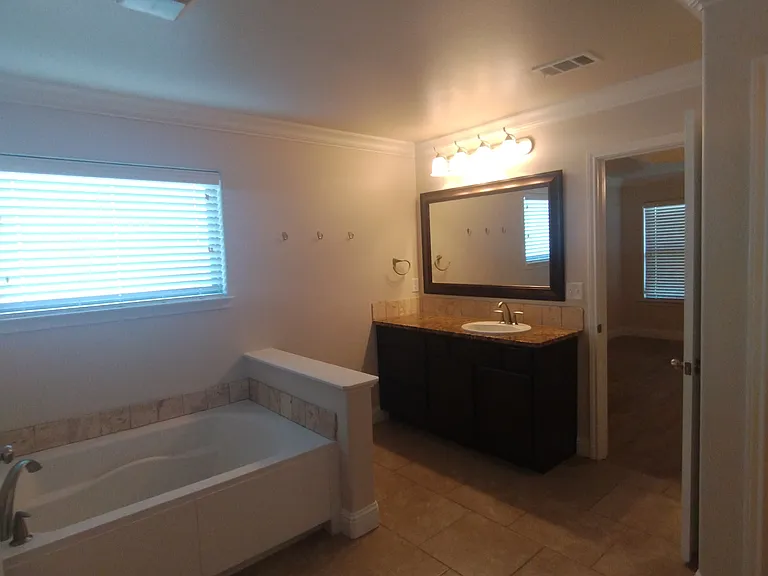 8901 Witmer Ct — Photo 21