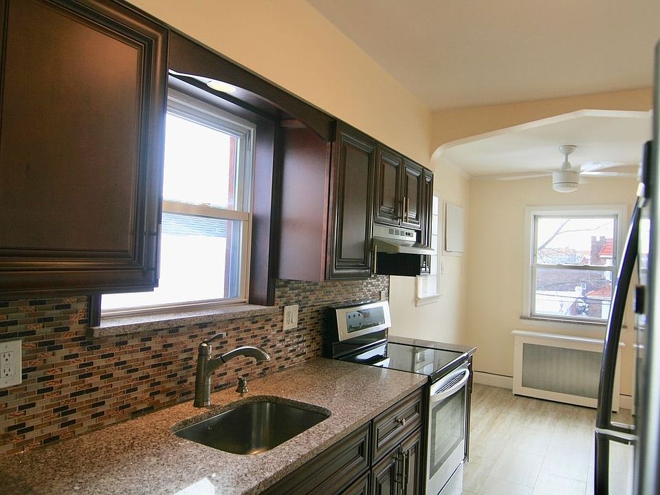 1st image of 4717 28th Ave #3