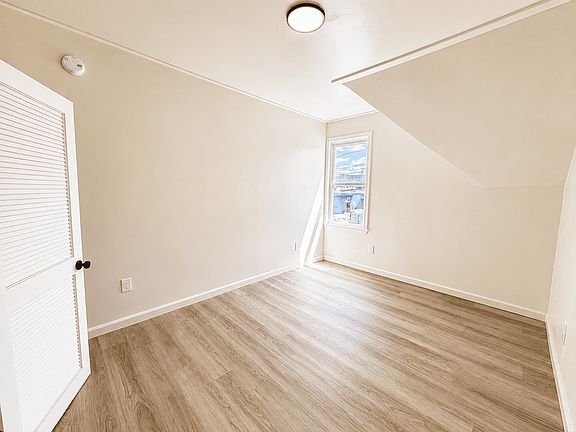 5th image of 4 Oxford St #1