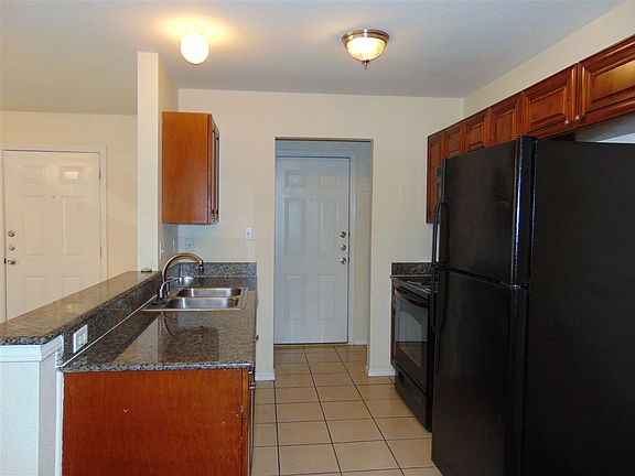 4th image of 1507A Claremont Cir
