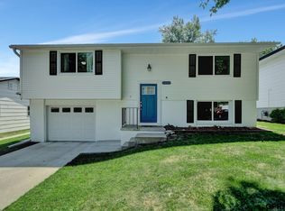 5012 Goldenrod Ln, Lincoln, NE 68512