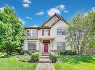 1721 N Woods Way, Vernon Hills, IL 60061
