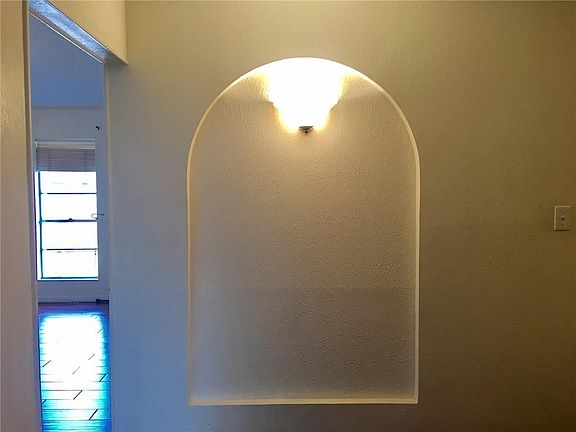 4th image of 308 Terlingua Dr