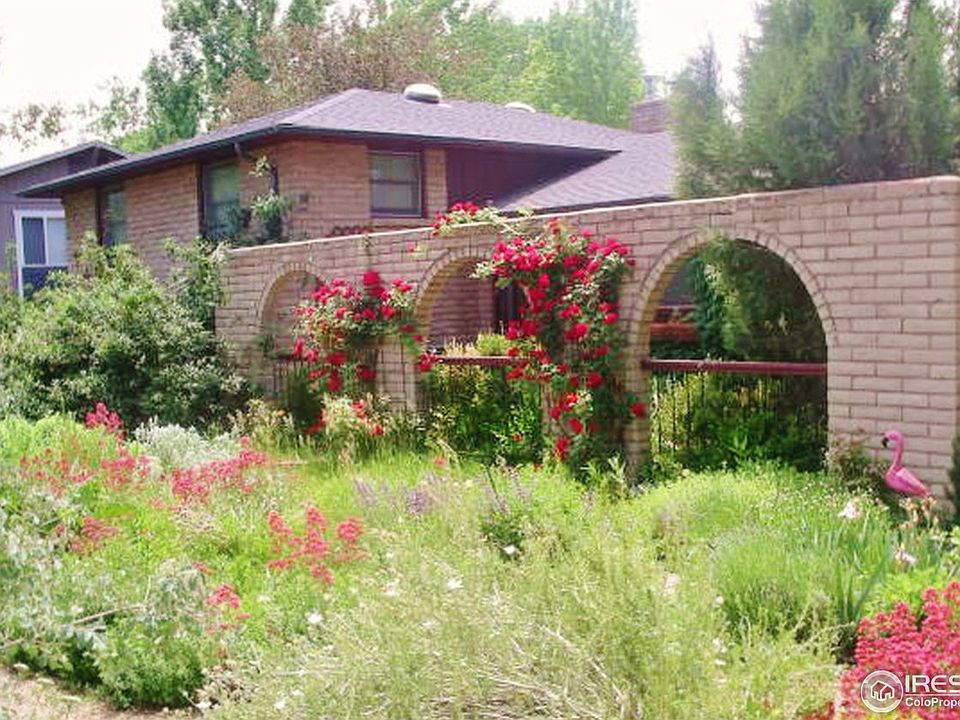 1st image of 323 Cottonwood Ct