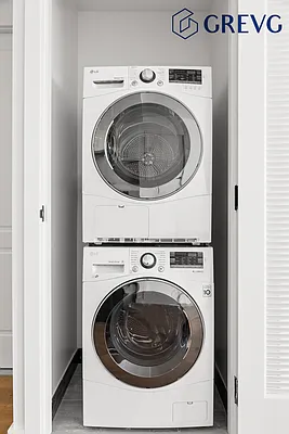 Sold by Global Real Estate Ventures Group LLC | media 13