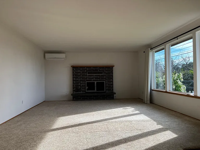 3524 Petersville Rd NE — Photo 1