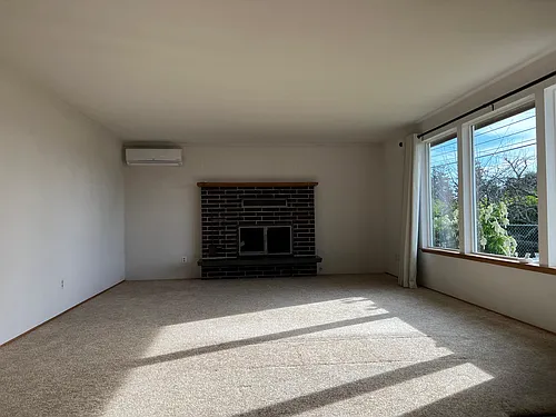 3524 Petersville Rd NE Photo 1
