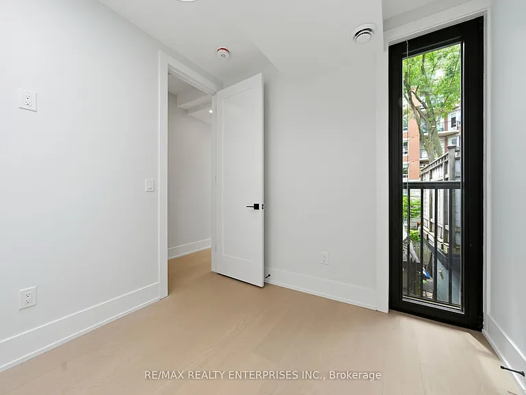 21 Belmont St S #2 — Photo 12