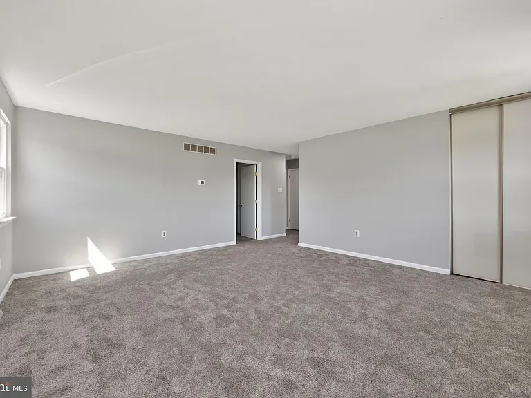 299 Florence Dr — Photo 10