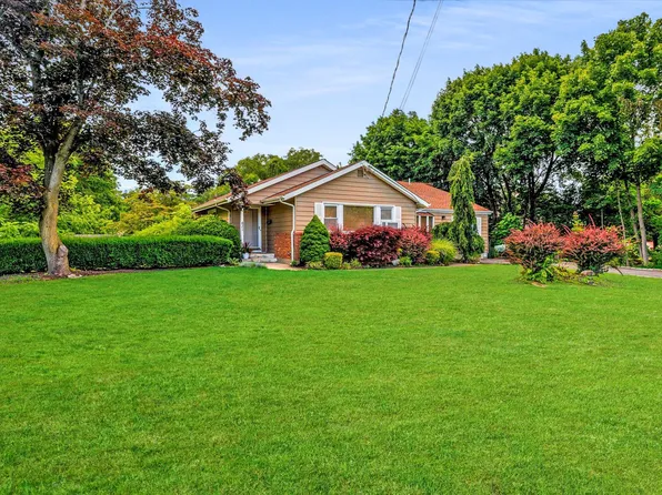 431 Townline Road, Commack, NY 11725