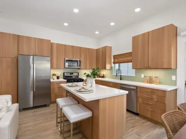 940 Agate St, San Diego, CA 92109