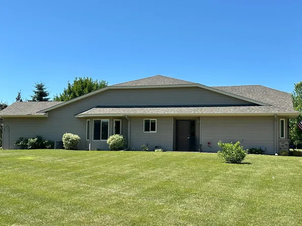 717 Overlook Ct, Saint Croix Falls, WI 54024