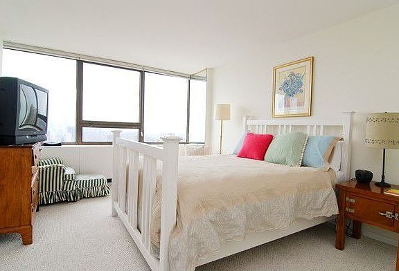 5th image of 2800 N Lake Shore Dr APT 3906