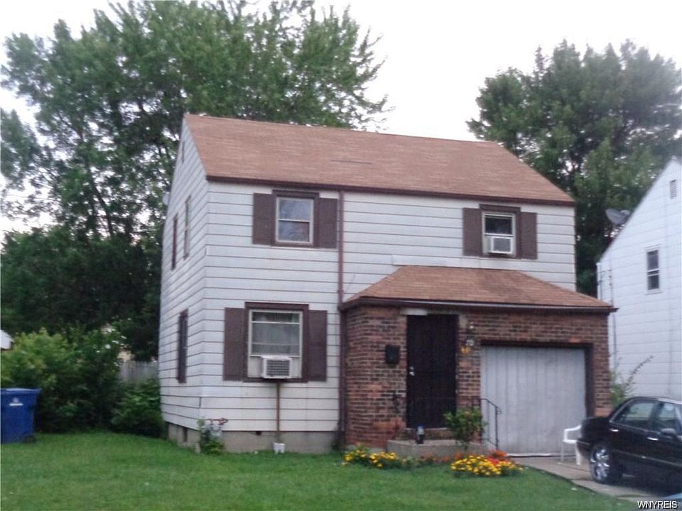 1st image of 70 Hempstead Ave