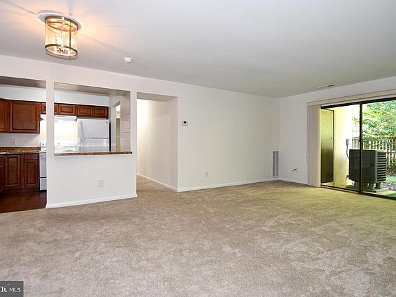 5th image of 10104 Campus Way S APT 102-3A