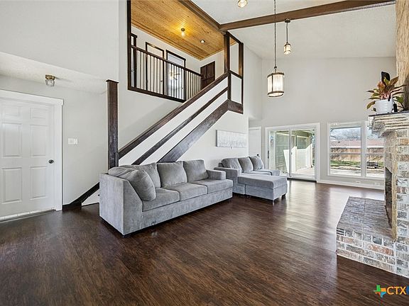 5th image of 217 W Mockingbird Ln