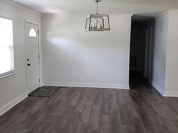 3rd image of 304 Western Heights Dr