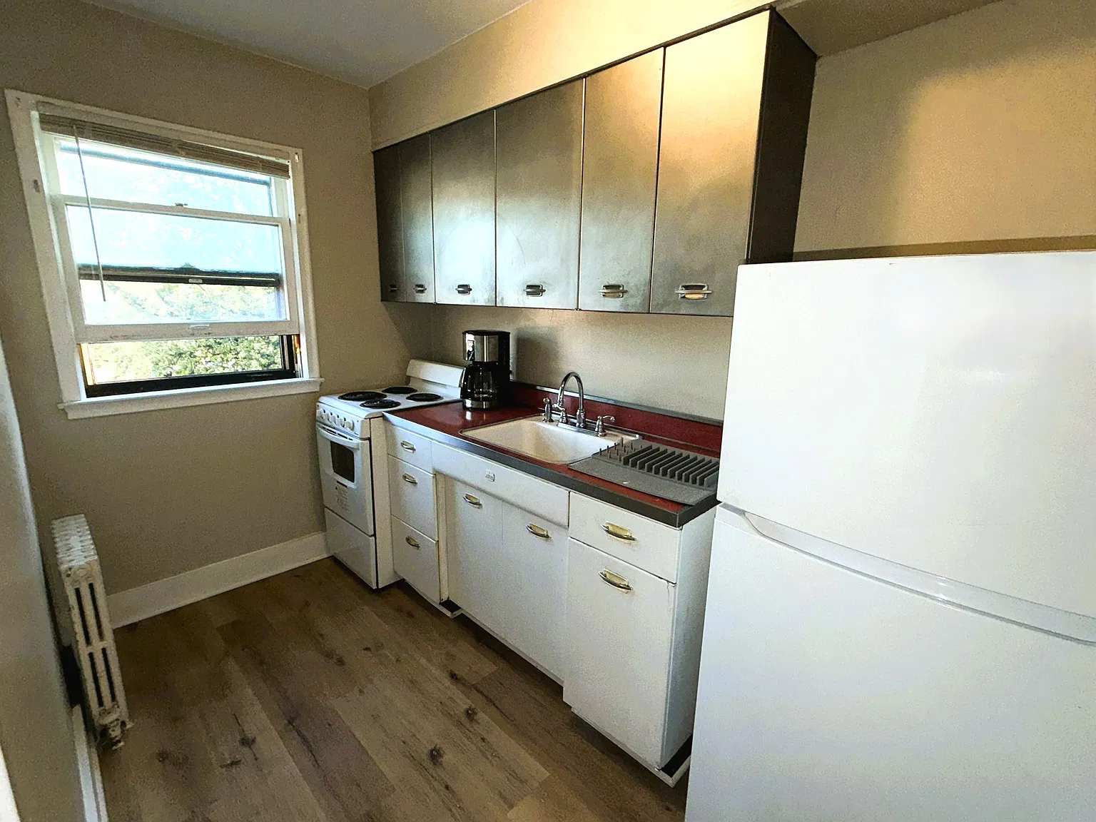 One bedroom/one bathroom unit in West St Paul — Photo 2