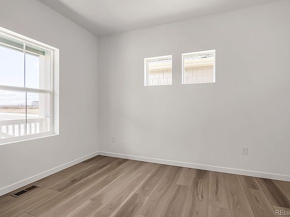 4th image of 45939 Mill Avenue