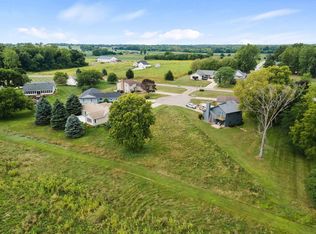 E Fairway Ct, Syracuse, IN 46567