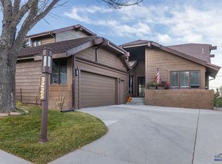 3225 Broadmoor Dr, Rapid City, SD 57702