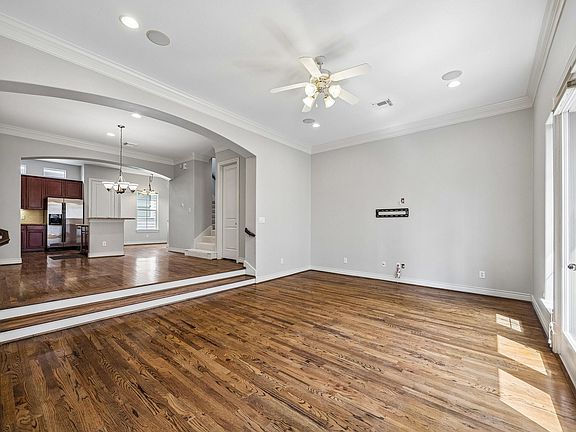 4th image of 622 Rutland St APT D
