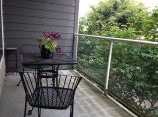 610 S Nevada St APT B, Portland, OR 97219