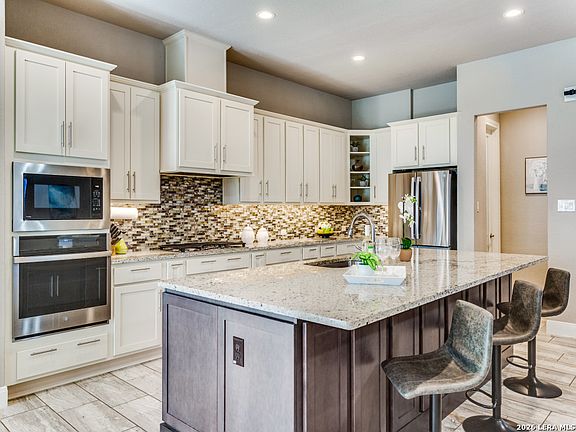 3rd image of 312 Lantana Crossing