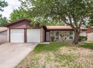 2704 Springlake Ct, Irving, TX 75060