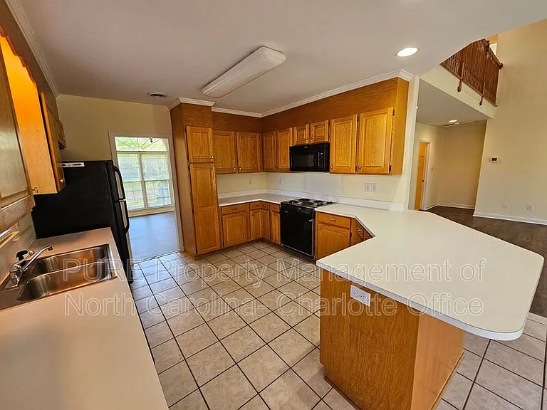 151 Woodfern Pl — Photo 14