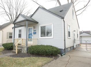 19608 Rosedale St, Saint Clair Shores, MI 48080