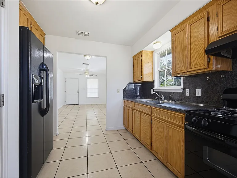 4214 Barrera Dr — Photo 6