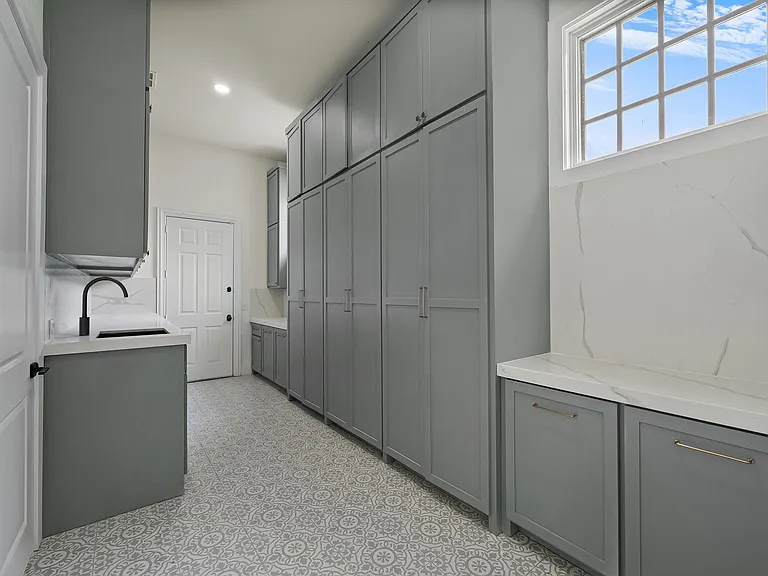 5345 Monterey Dr — Photo 22