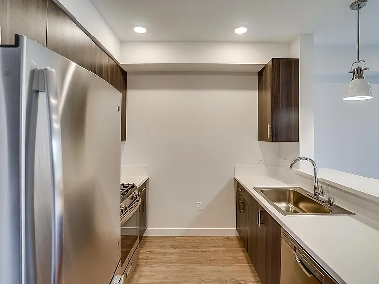 6015 Woodman Ave #206 — Photo 15