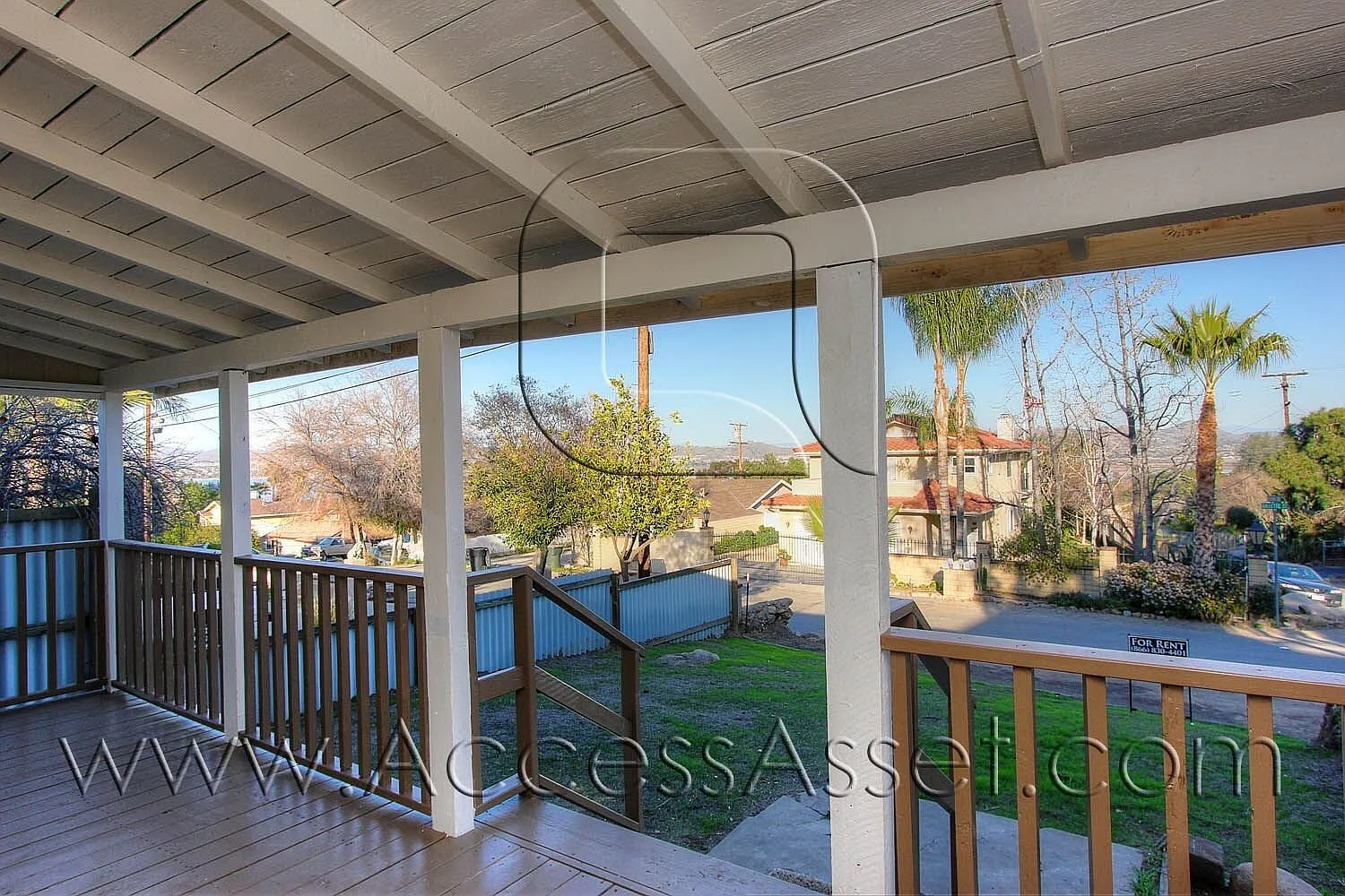 Charming Retreat in the Heart of Lake Elsinore — Photo 2