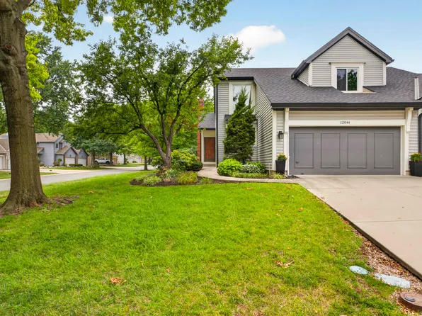 12044 Hemlock St, Overland Park, KS 66213
